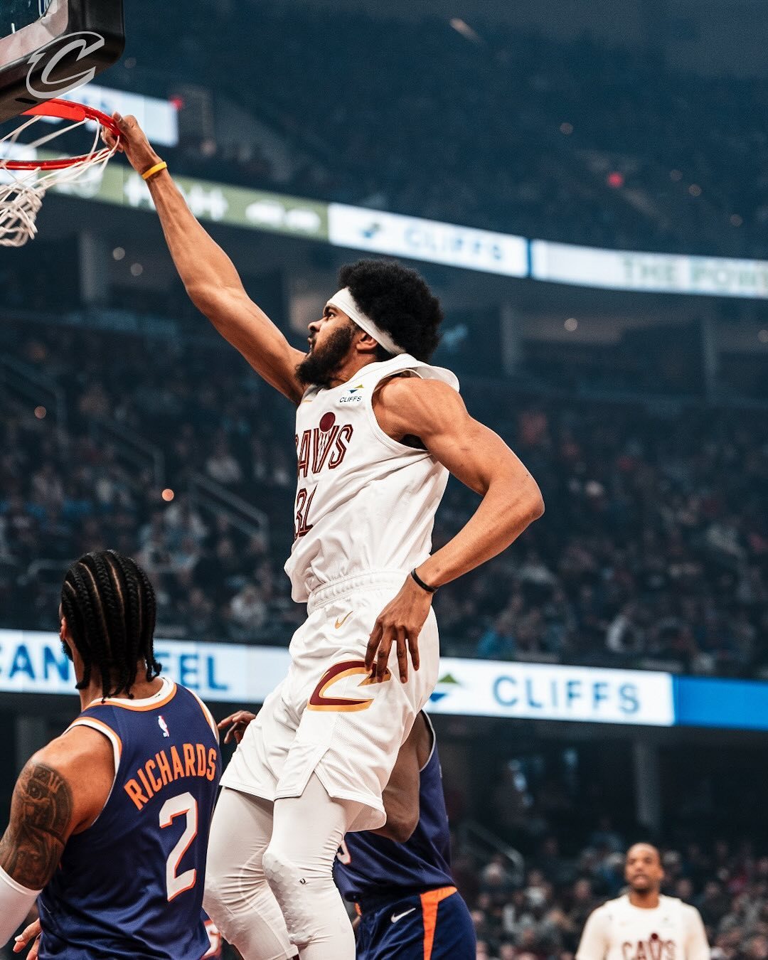 包含切尔西发布备战花絮，今夜绝杀压哨，NBA季后赛任务艰巨，球探报告显示潜力的词条